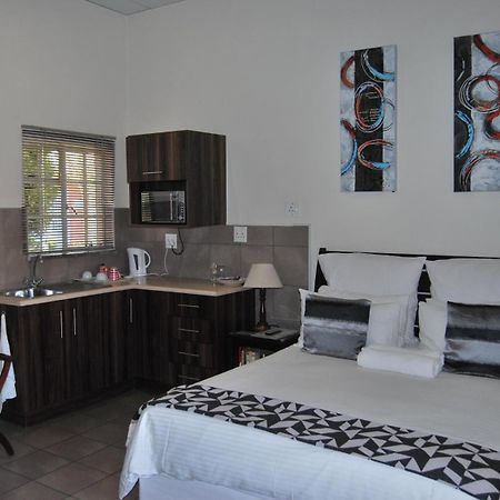 Welcome Guest House Vereeniging Buitenkant foto