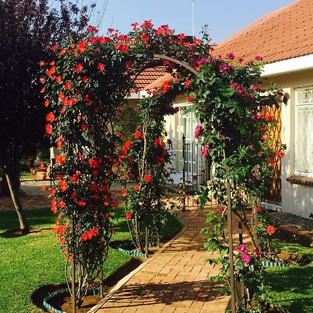 Welcome Guest House Vereeniging Buitenkant foto